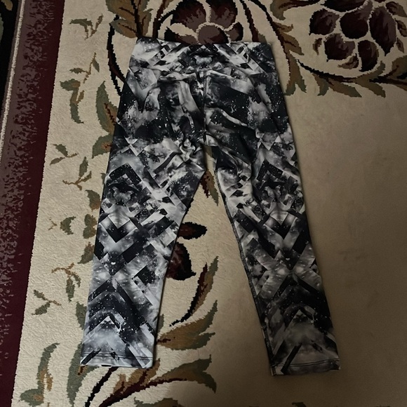 Spacey 3/4 long Leggings - Picture 4 of 4